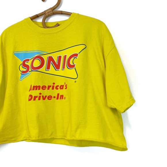 Urban Outfitters | Sonic Graphic Cropped Tee Size XL - Picture 4 of 11